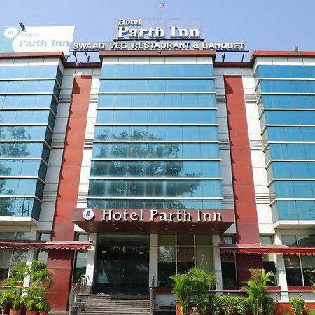 Hotel Parth Inn Ghaziabad Dış mekan fotoğraf