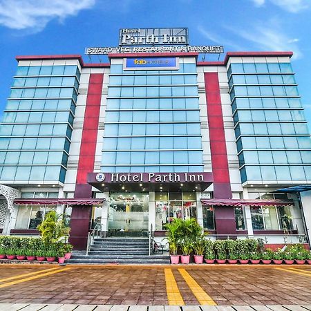 Hotel Parth Inn Ghaziabad Dış mekan fotoğraf