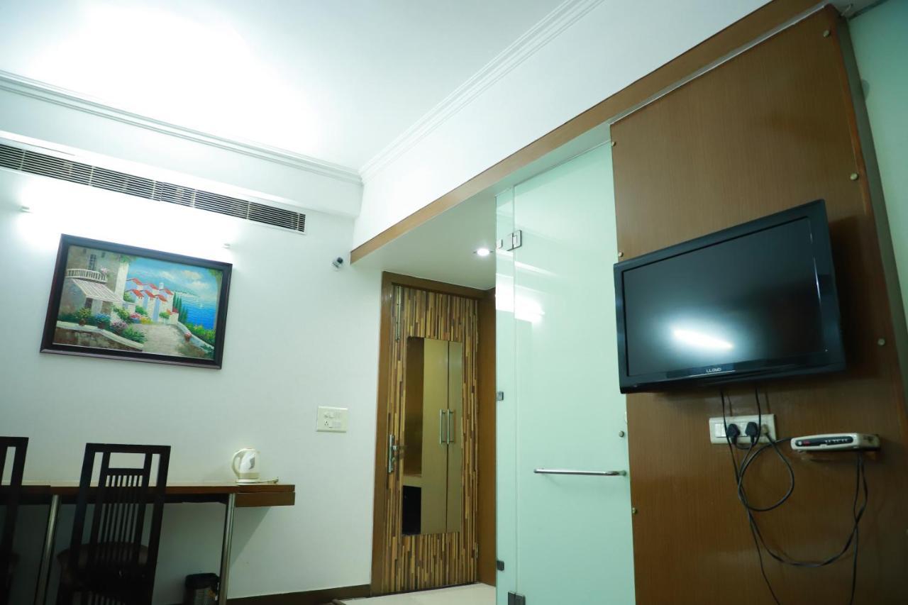 Hotel Parth Inn Ghaziabad Dış mekan fotoğraf