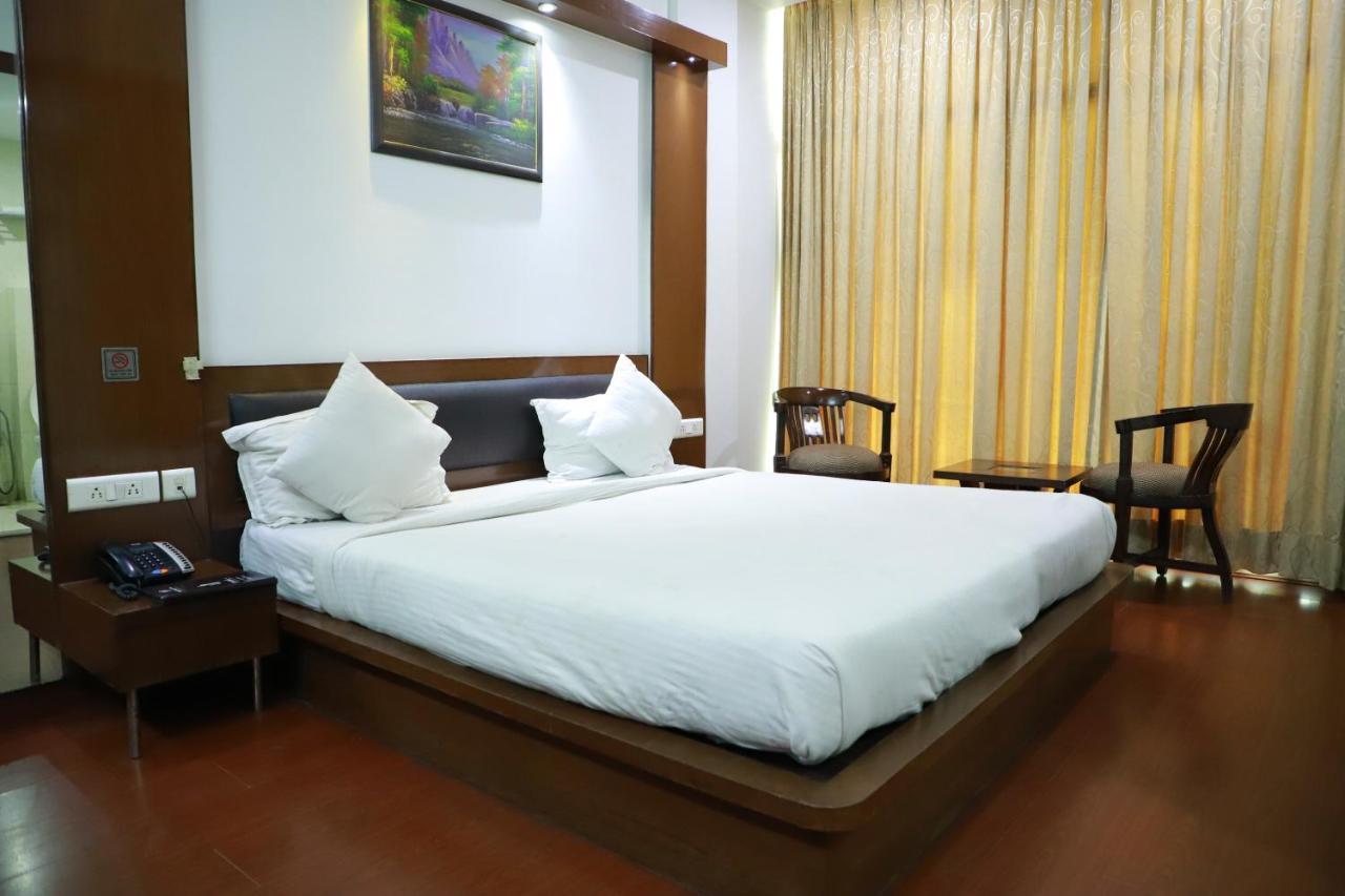 Hotel Parth Inn Ghaziabad Dış mekan fotoğraf