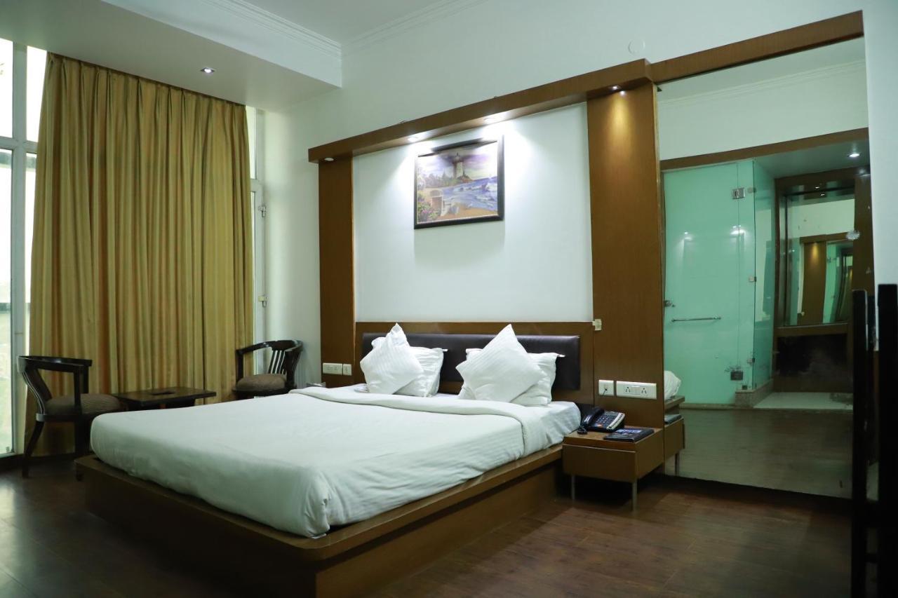 Hotel Parth Inn Ghaziabad Dış mekan fotoğraf