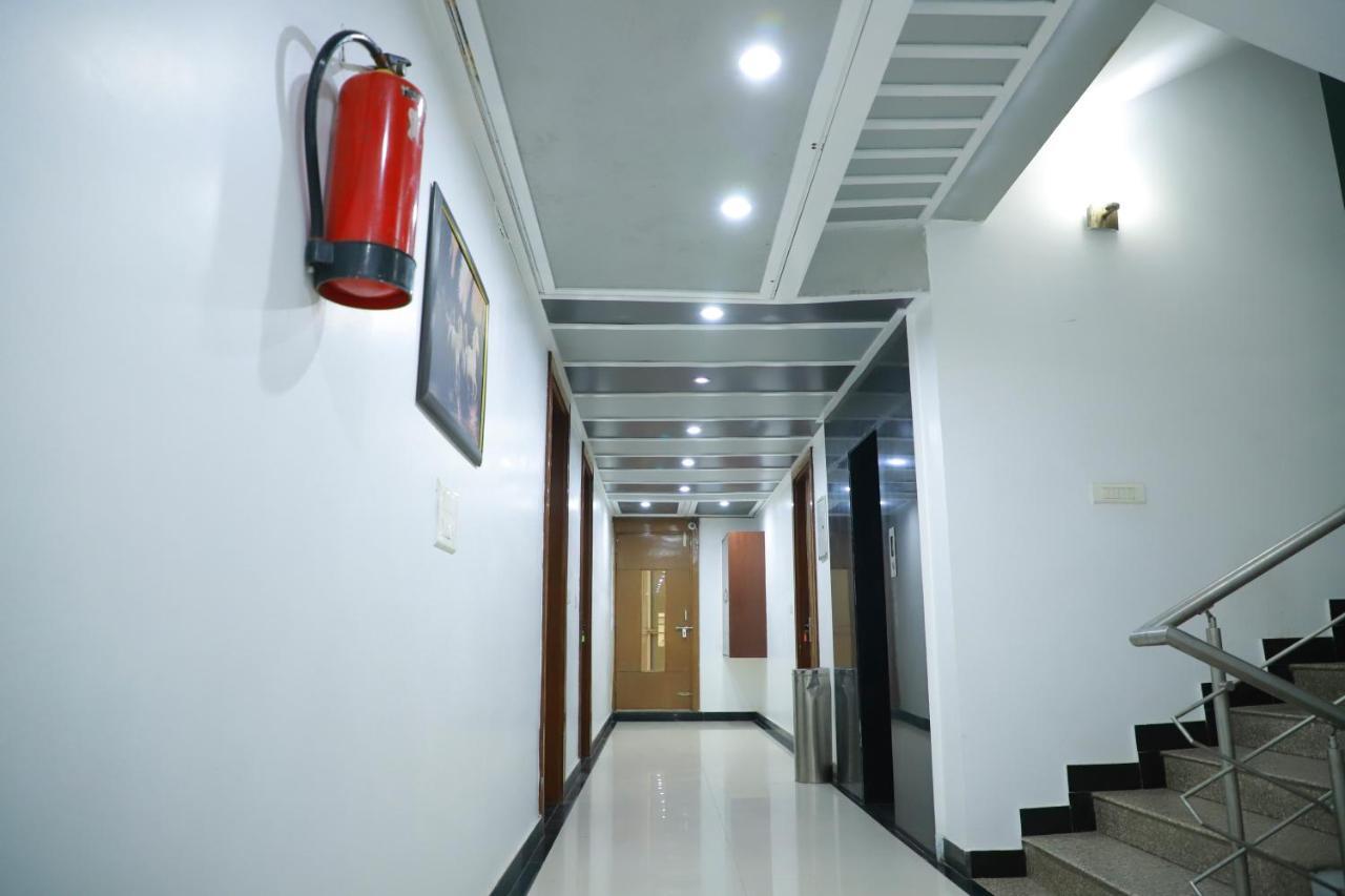 Hotel Parth Inn Ghaziabad Dış mekan fotoğraf