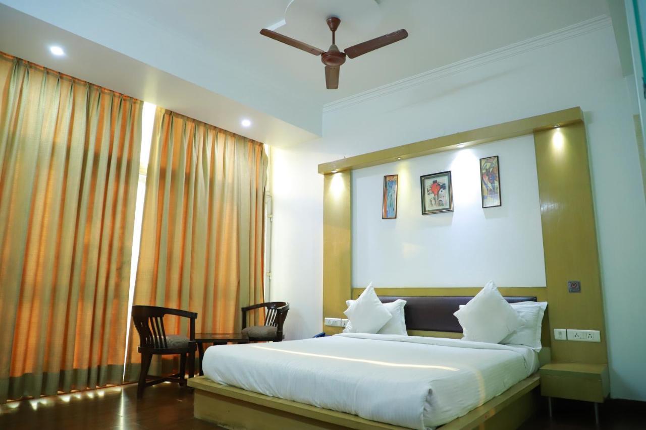 Hotel Parth Inn Ghaziabad Dış mekan fotoğraf