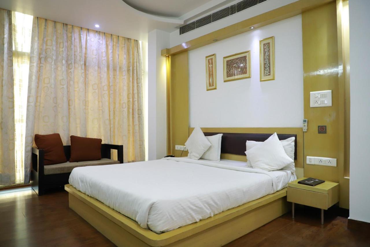 Hotel Parth Inn Ghaziabad Dış mekan fotoğraf