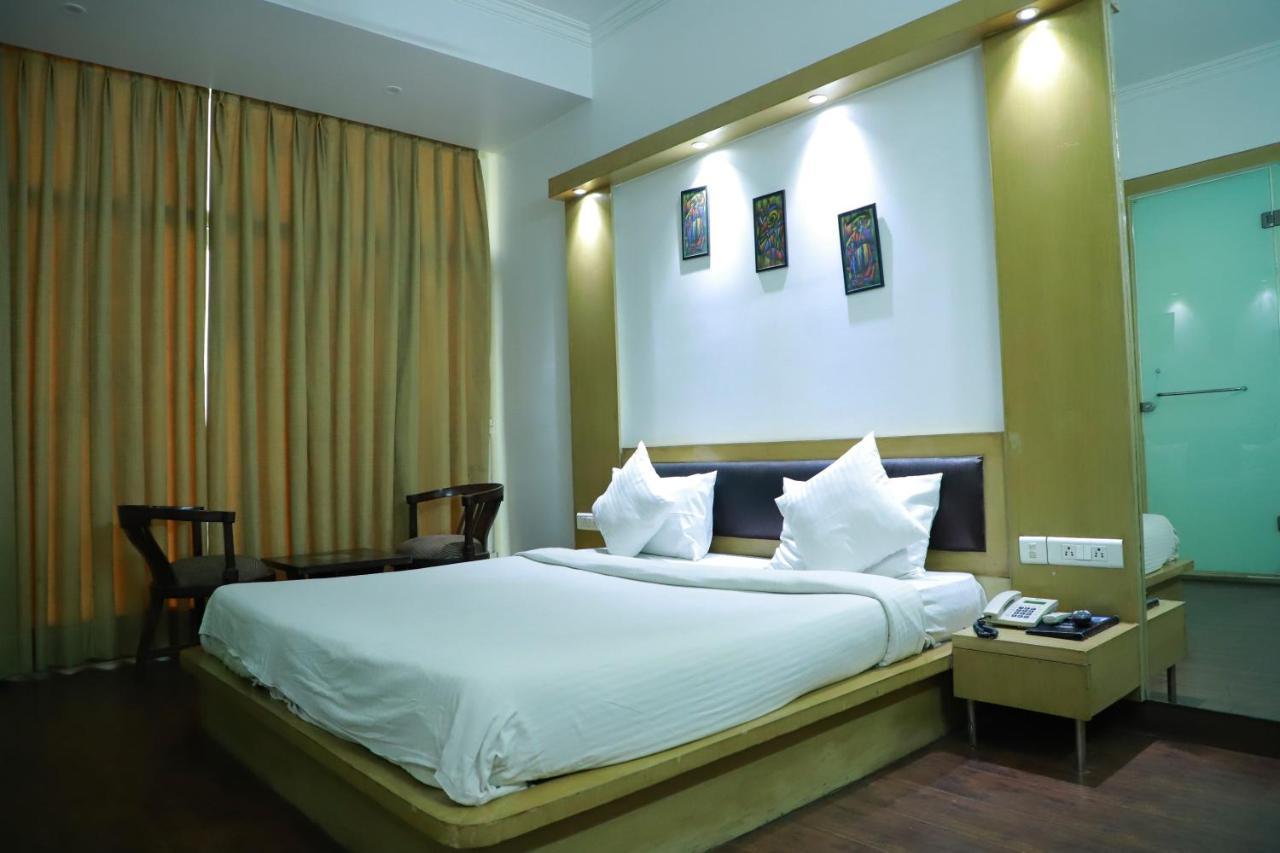 Hotel Parth Inn Ghaziabad Dış mekan fotoğraf