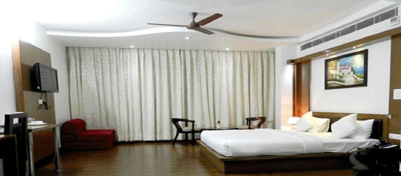 Hotel Parth Inn Ghaziabad Dış mekan fotoğraf