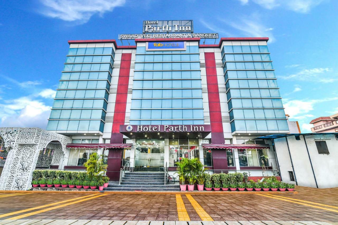 Hotel Parth Inn Ghaziabad Dış mekan fotoğraf